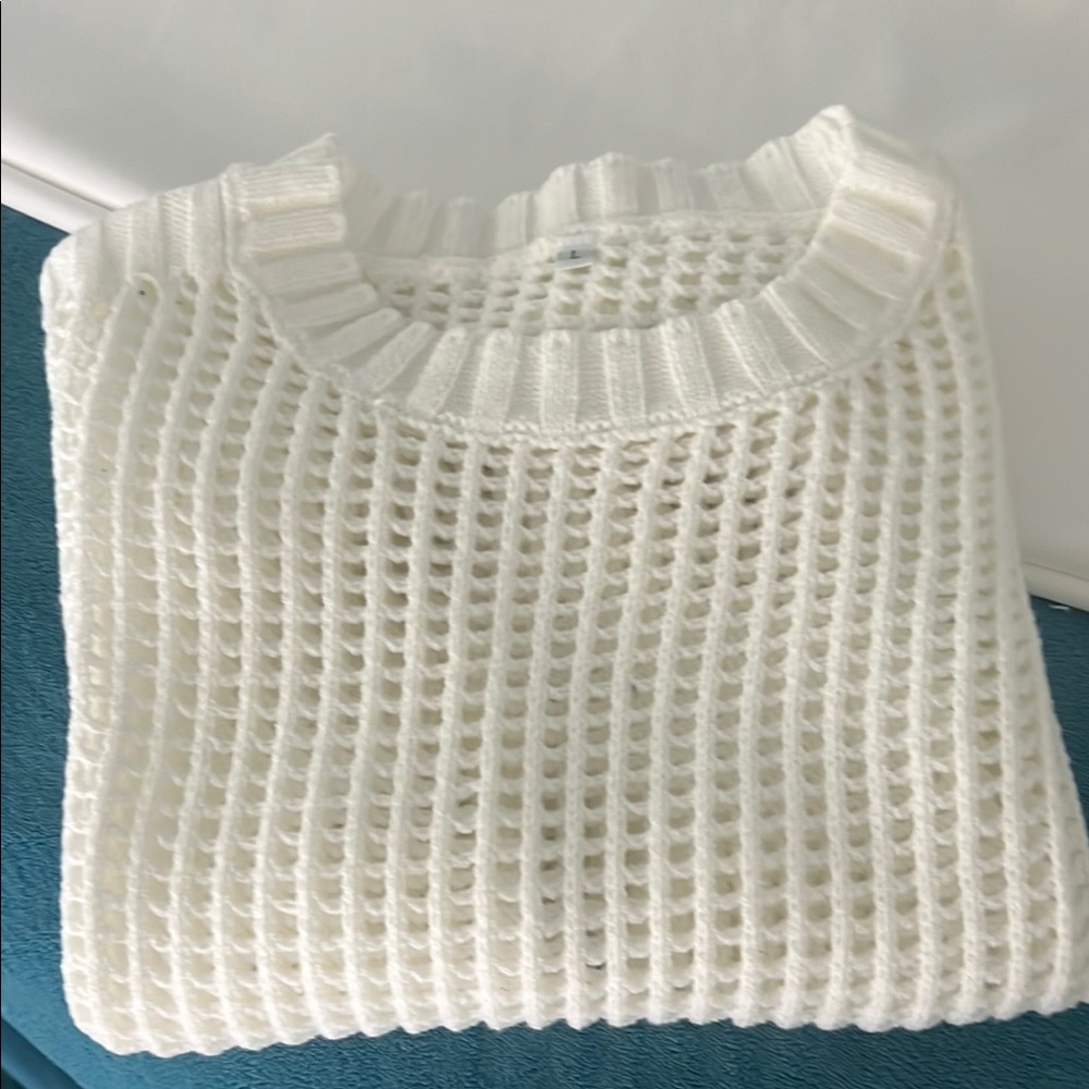NWT, Chic White‎ pant and crochet top. Beautiful for so many occasions. - Picture 2 of 5
